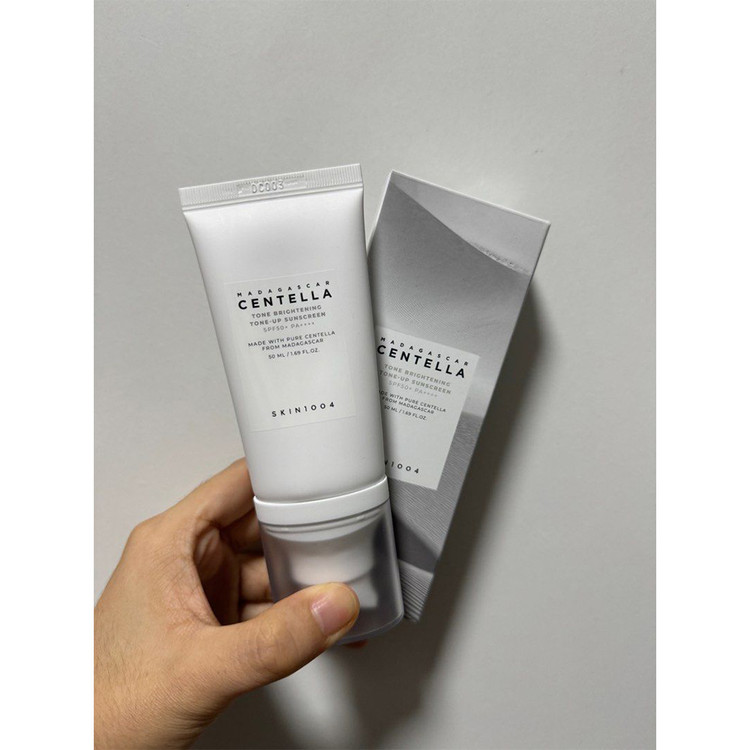 ضد آفتاب روشنکننده سنتلا (SKIN1004 Madagascar Centella Tone Brightening Tone-Up Sunscreen SPF50+ PA++++